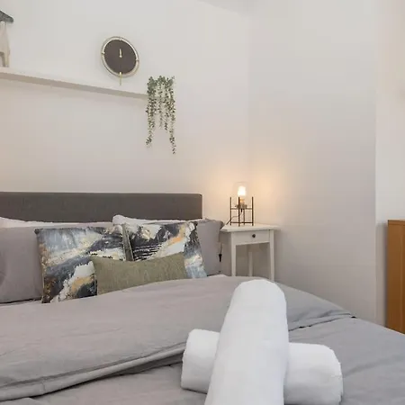Norman View - 3 Bedroom House بيت للعطل